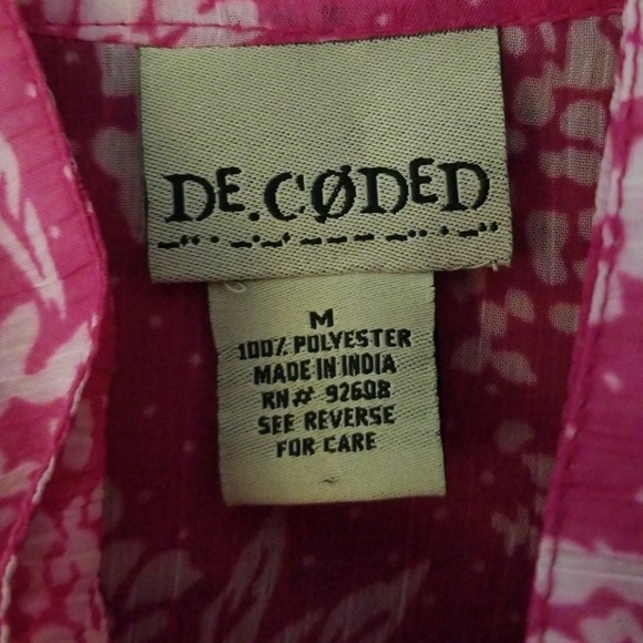 Pink floral top by: De.Coded - Picture 3 of 3